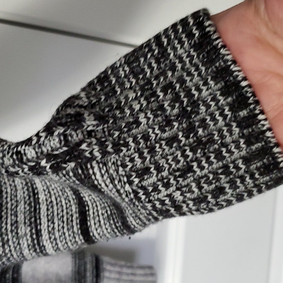 Li Wali sweater - Picture 4 of 6